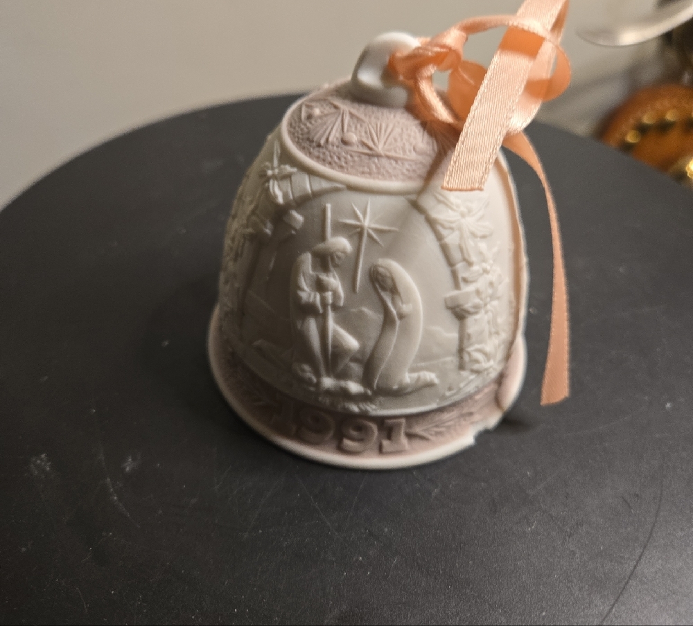 Elegant Lladro 1991 Christmas Ceramic Bell with Ribbon Accent - Picture 4 of 8